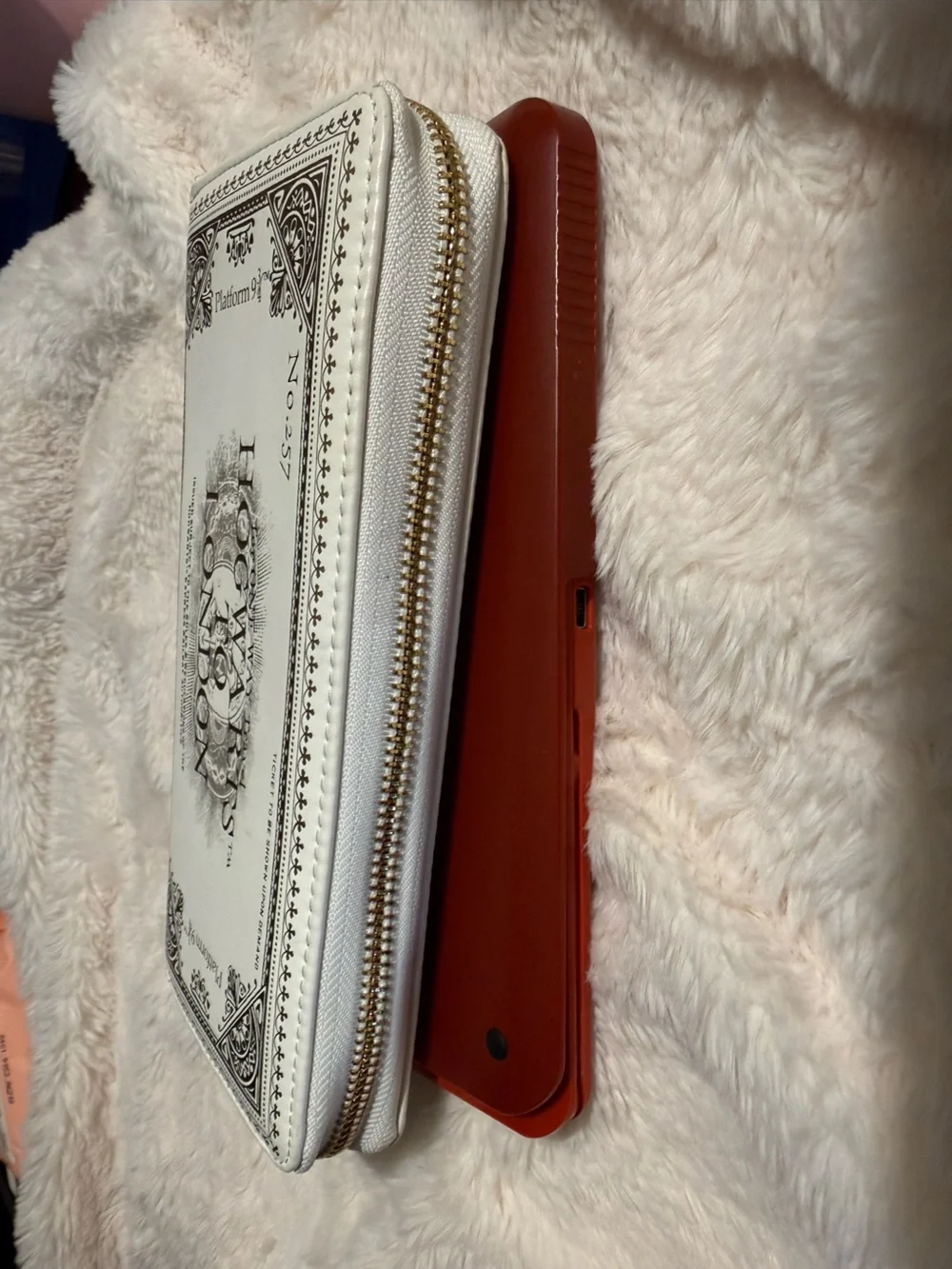 Universal Studios White and Gold 'Hogwarts to London' Statement Clutch Wallet